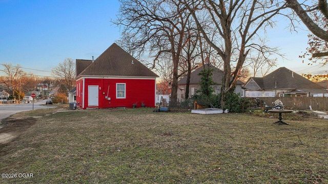 1101 Oak Street, Carthage, MO 64836