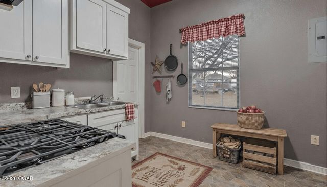 1101 Oak Street, Carthage, MO 64836