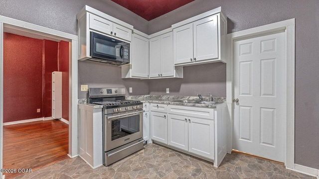 1101 Oak Street, Carthage, MO 64836