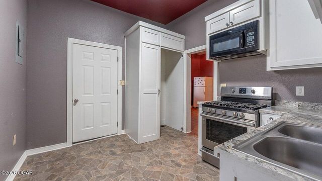 1101 Oak Street, Carthage, MO 64836