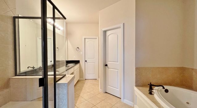 2500 Rockbrook Drive 40, Lewisville, TX 75067
