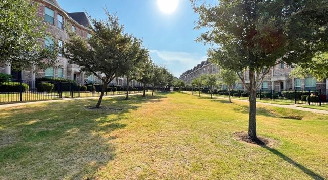 2500 Rockbrook Drive 40, Lewisville, TX 75067