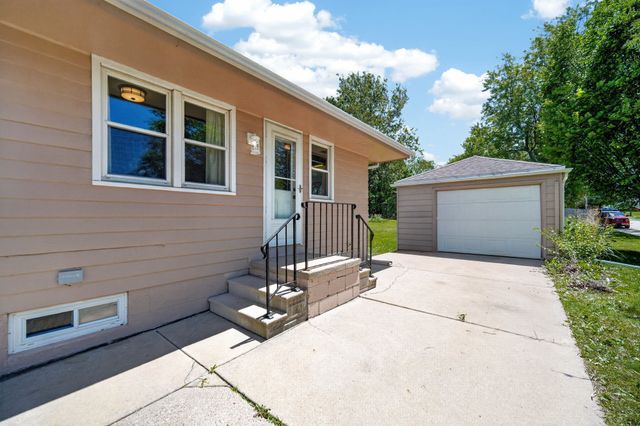 1306 Southlawn Drive, Des Moines, IA 50315