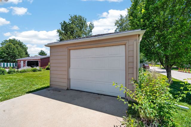 1306 Southlawn Drive, Des Moines, IA 50315