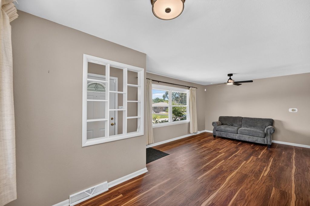 1306 Southlawn Drive, Des Moines, IA 50315