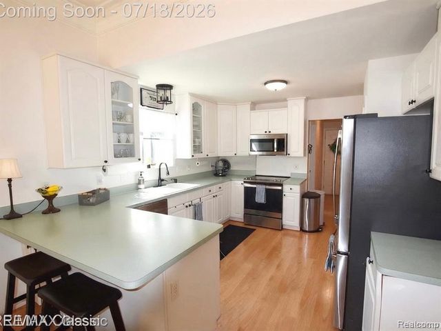 1596 Alsdorf Avenue, Rochester Hills, MI 48309