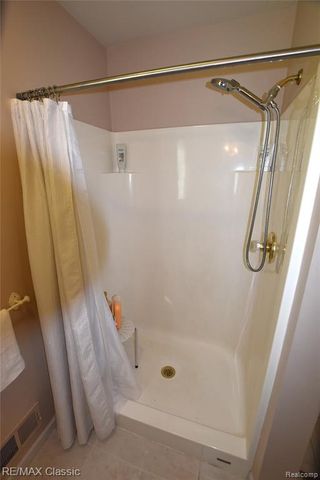 1596 Alsdorf Avenue, Rochester Hills, MI 48309