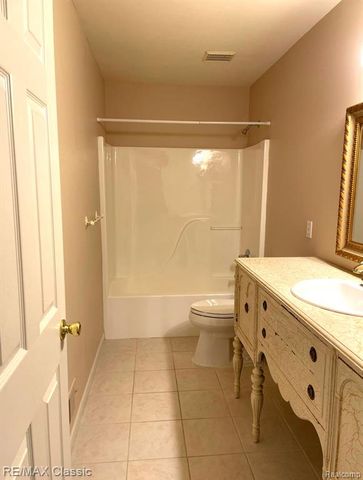 1596 Alsdorf Avenue, Rochester Hills, MI 48309
