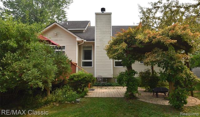 1596 Alsdorf Avenue, Rochester Hills, MI 48309