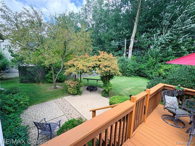 1596 Alsdorf Avenue, Rochester Hills, MI 48309