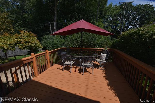 1596 Alsdorf Avenue, Rochester Hills, MI 48309