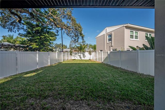 2301 N RIDGEWOOD AVENUE, Tampa, FL 33602