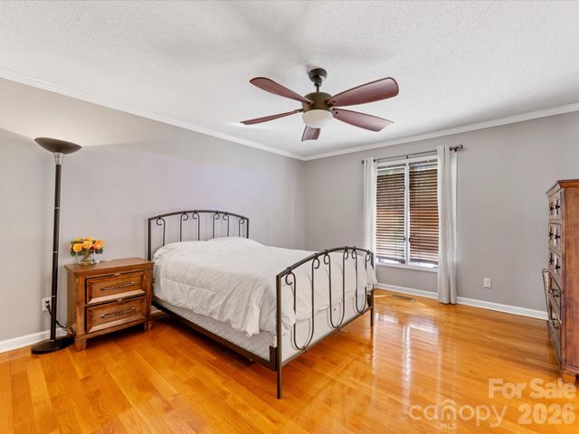 3489 Lake Shore Road S, Denver, NC 28037