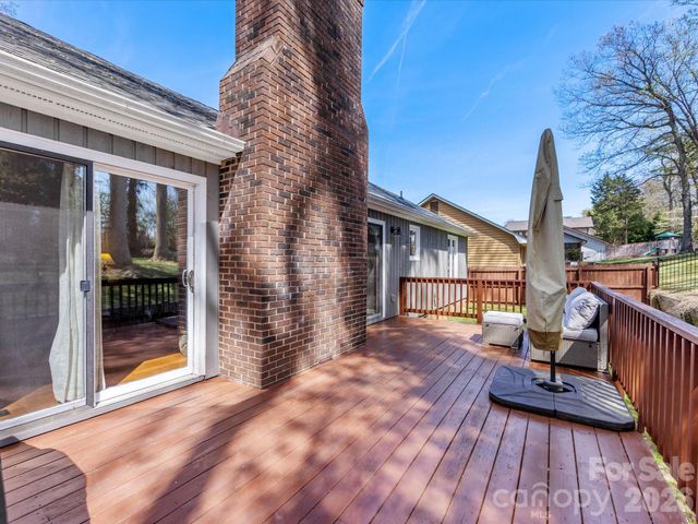 3489 Lake Shore Road S, Denver, NC 28037