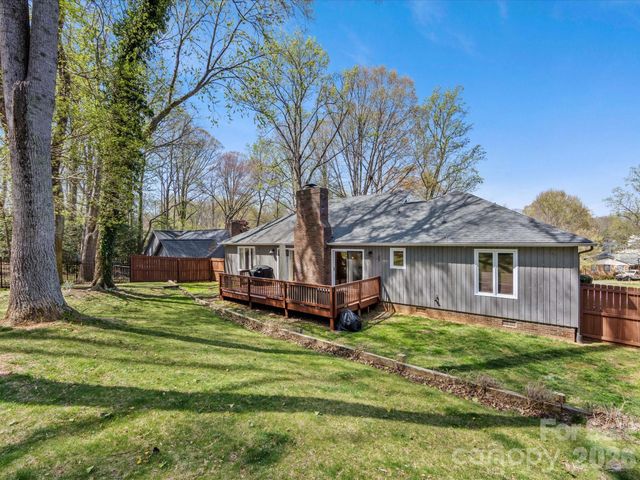3489 Lake Shore Road S, Denver, NC 28037