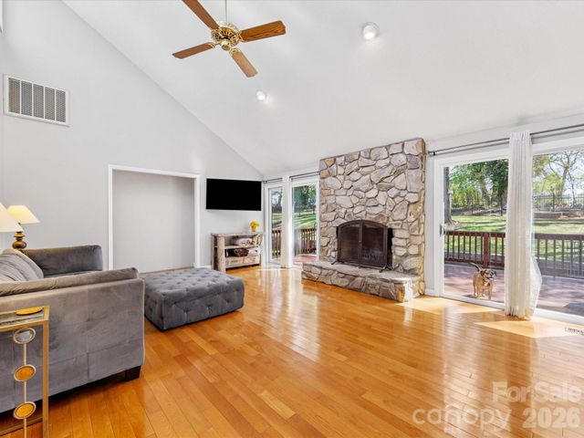 3489 Lake Shore Road S, Denver, NC 28037