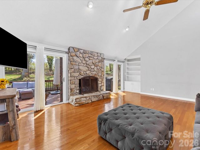 3489 Lake Shore Road S, Denver, NC 28037