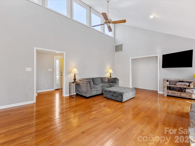 3489 Lake Shore Road S, Denver, NC 28037