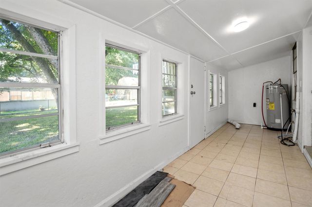 614 E Spruce Street, Huntington, TX 75949