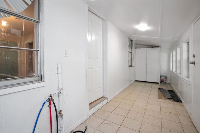 614 E Spruce Street, Huntington, TX 75949