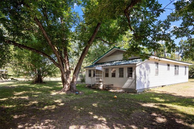 614 E Spruce Street, Huntington, TX 75949