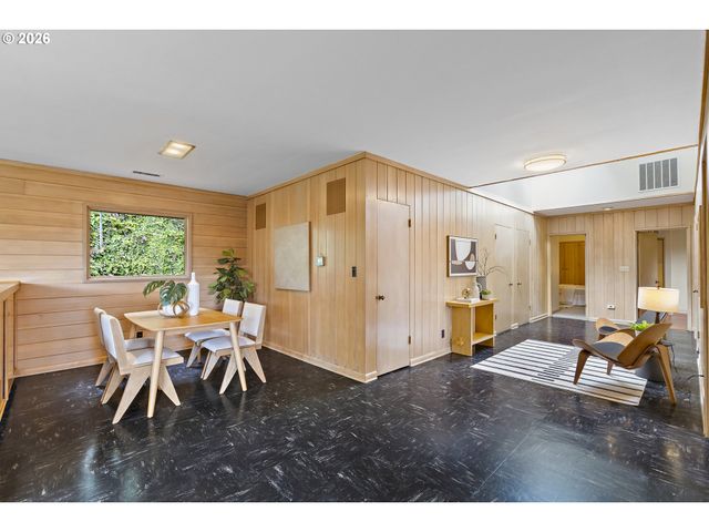 1350 S CAREY Ln, Portland, OR 97219