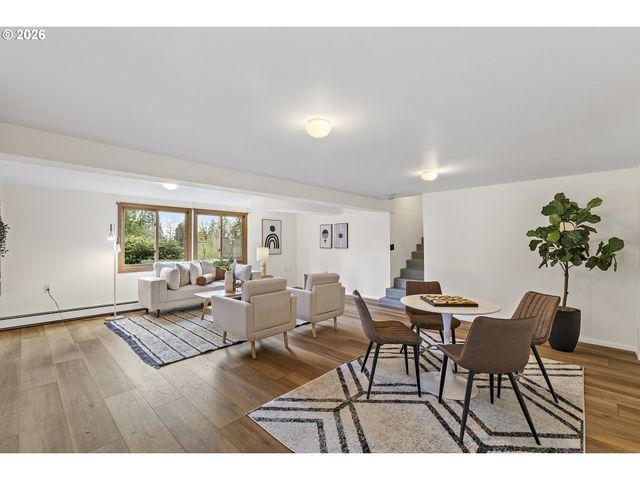 1350 S CAREY Ln, Portland, OR 97219