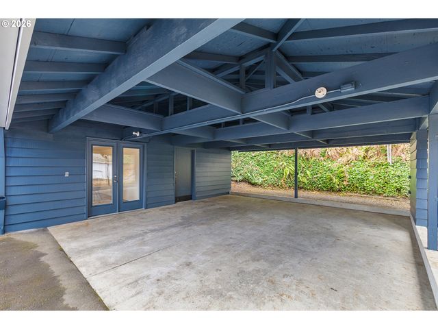 1350 S CAREY Ln, Portland, OR 97219