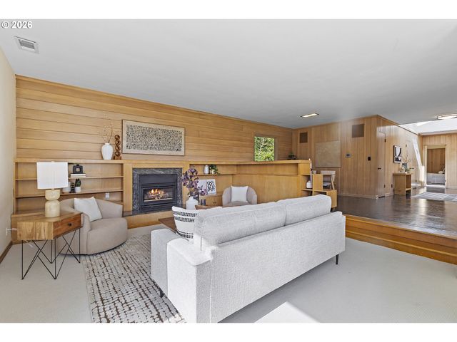 1350 S CAREY Ln, Portland, OR 97219