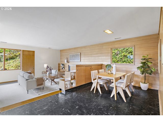 1350 S CAREY Ln, Portland, OR 97219