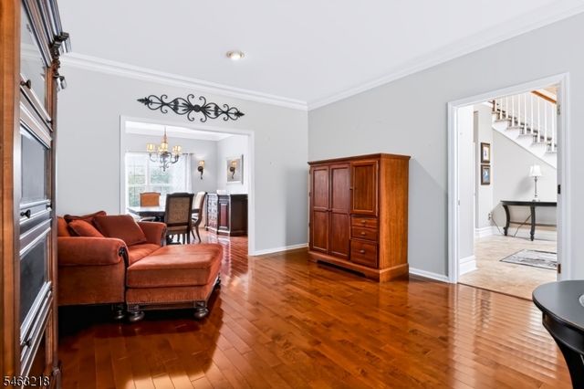 36 Bluebird Way, Raritan Boro, NJ 08869