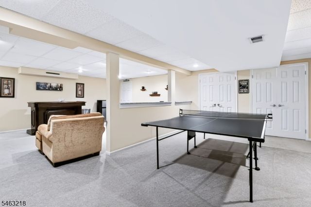 36 Bluebird Way, Raritan Boro, NJ 08869