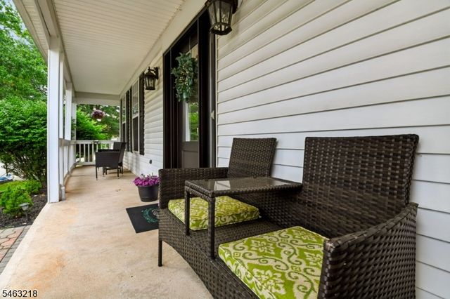 36 Bluebird Way, Raritan Boro, NJ 08869