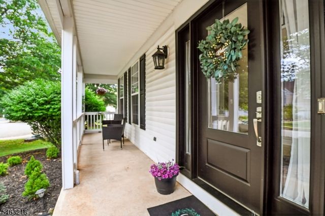 36 Bluebird Way, Raritan Boro, NJ 08869