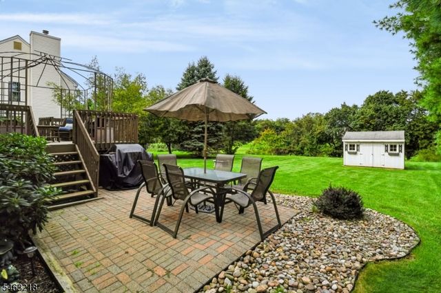 36 Bluebird Way, Raritan Boro, NJ 08869