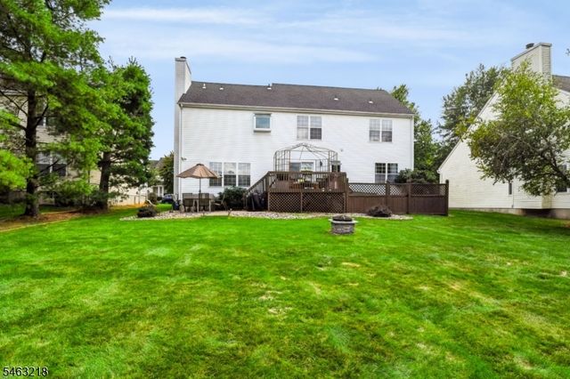 36 Bluebird Way, Raritan Boro, NJ 08869