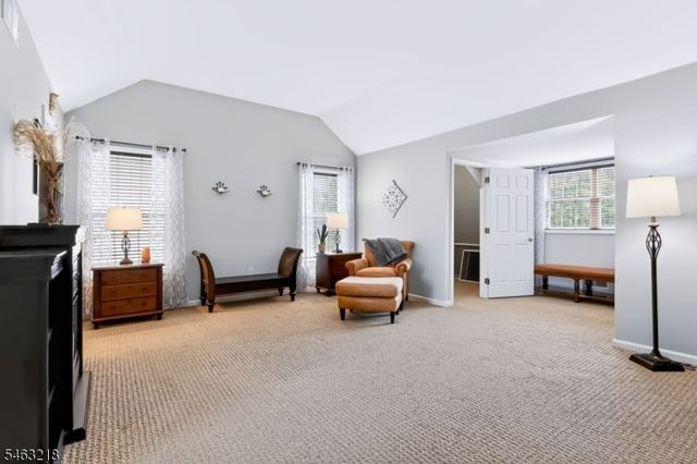36 Bluebird Way, Raritan Boro, NJ 08869