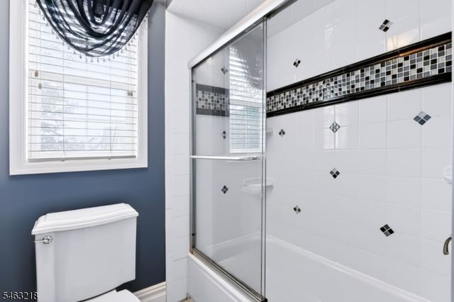 36 Bluebird Way, Raritan Boro, NJ 08869