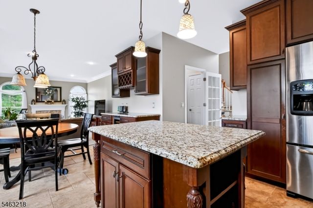 36 Bluebird Way, Raritan Boro, NJ 08869