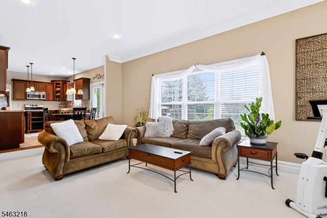 36 Bluebird Way, Raritan Boro, NJ 08869