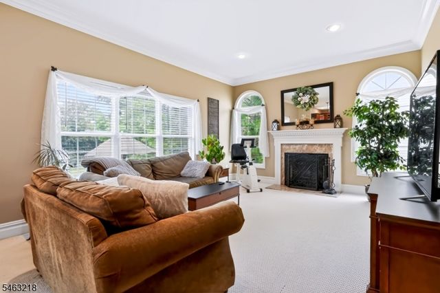 36 Bluebird Way, Raritan Boro, NJ 08869