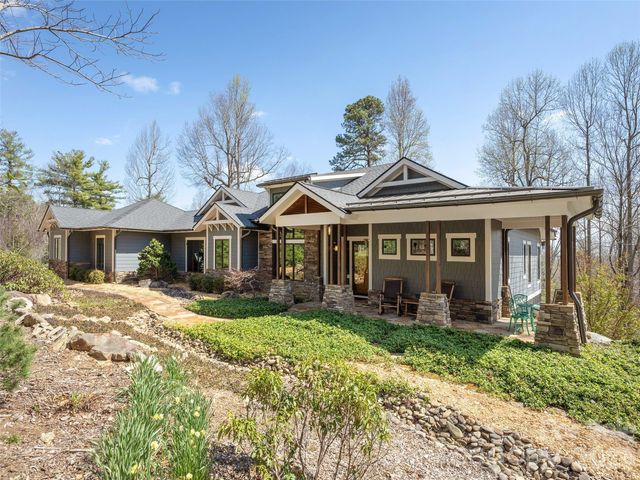 72 Dusky Court, Hendersonville, NC 28739