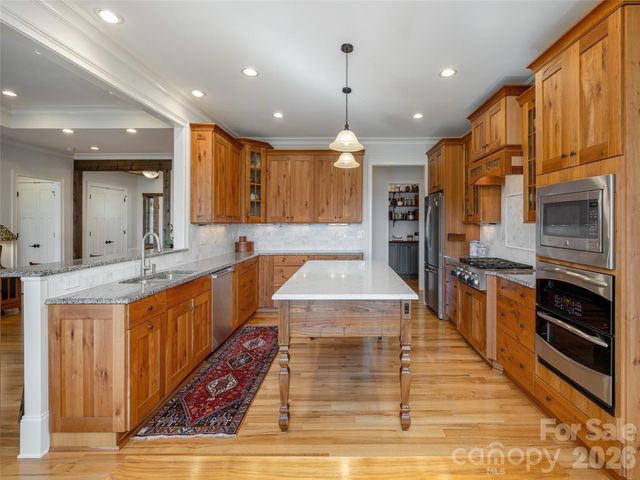 72 Dusky Court, Hendersonville, NC 28739