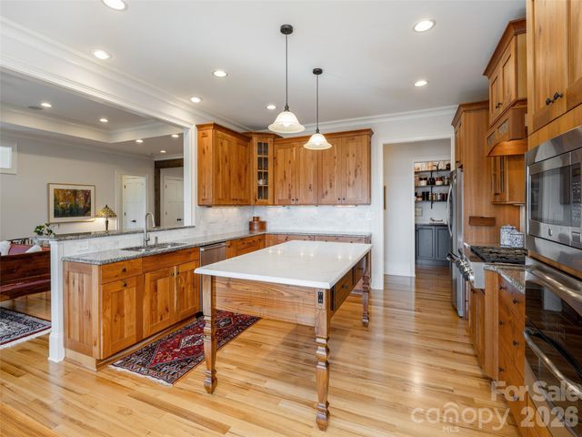 72 Dusky Court, Hendersonville, NC 28739