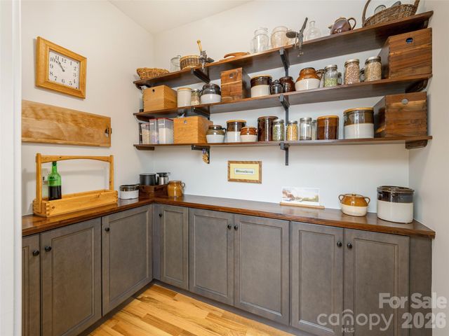 72 Dusky Court, Hendersonville, NC 28739