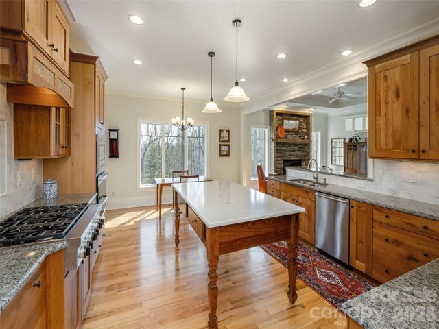 72 Dusky Court, Hendersonville, NC 28739