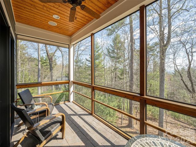 72 Dusky Court, Hendersonville, NC 28739