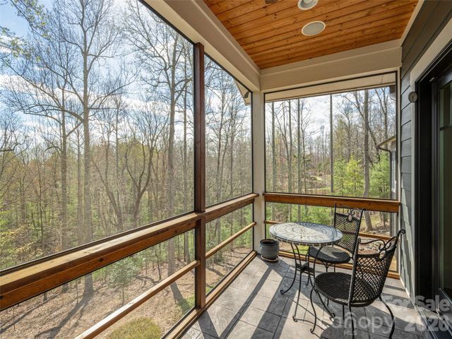 72 Dusky Court, Hendersonville, NC 28739