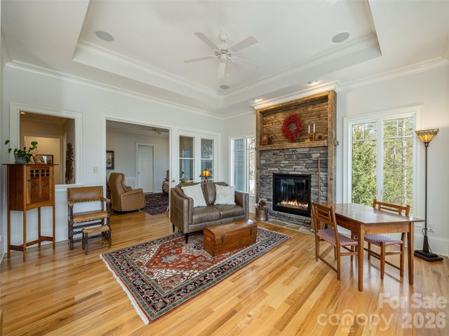 72 Dusky Court, Hendersonville, NC 28739