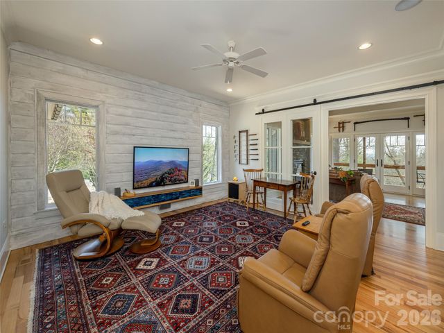 72 Dusky Court, Hendersonville, NC 28739